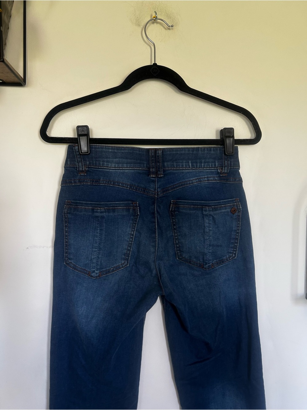 Democracy "Ab"solution Artisanal Blue Denim Itty Bitty Bootcut Jeans Size 4 - Picture 3 of 5